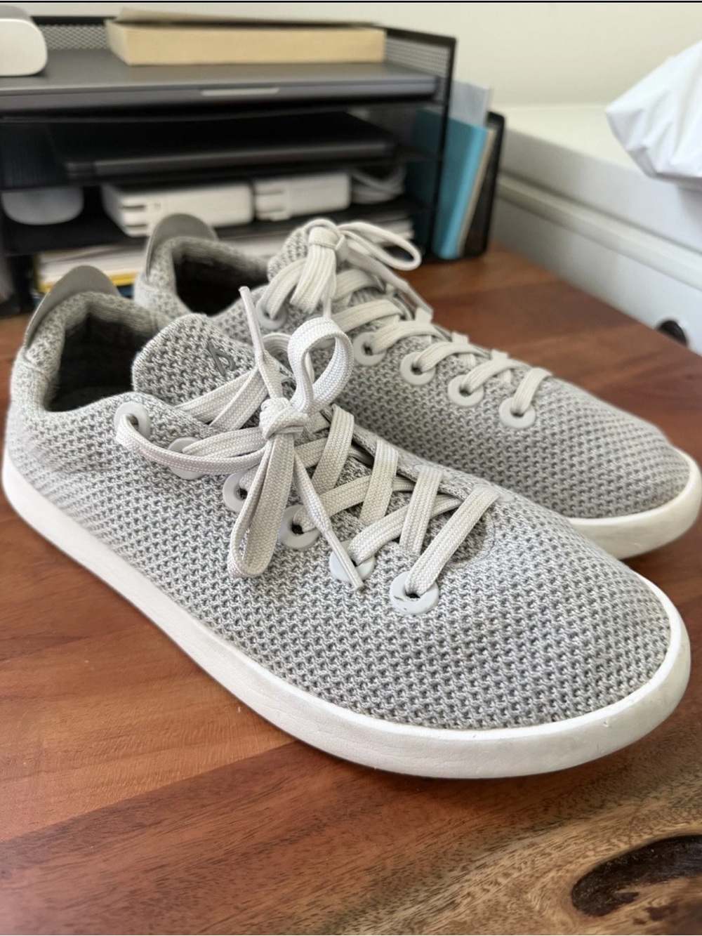 allbirds tree piper Men’s Knit Sneakers in Light Gray and White size 9.5